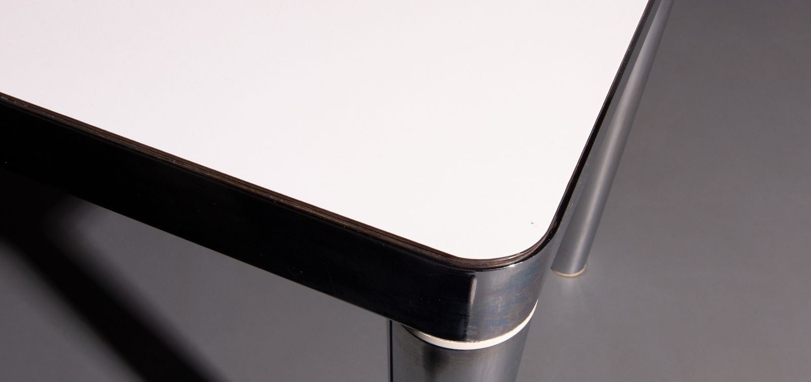 Salvarani Eettafel Met Verchroomd Stalen Frame photo buy