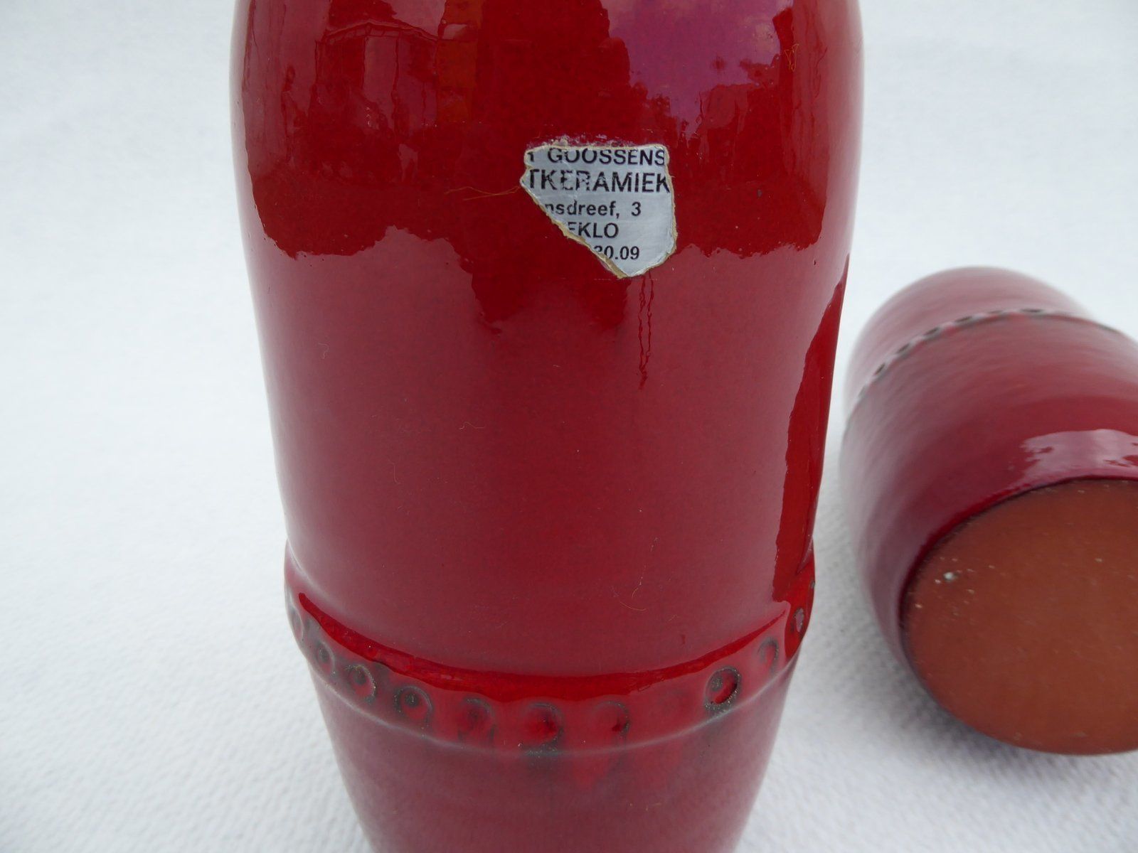 Mid Century Belgian Eeklo Red Glazed Vases By Leon Goossens, 1960s, Set Of 2 photo vinterior