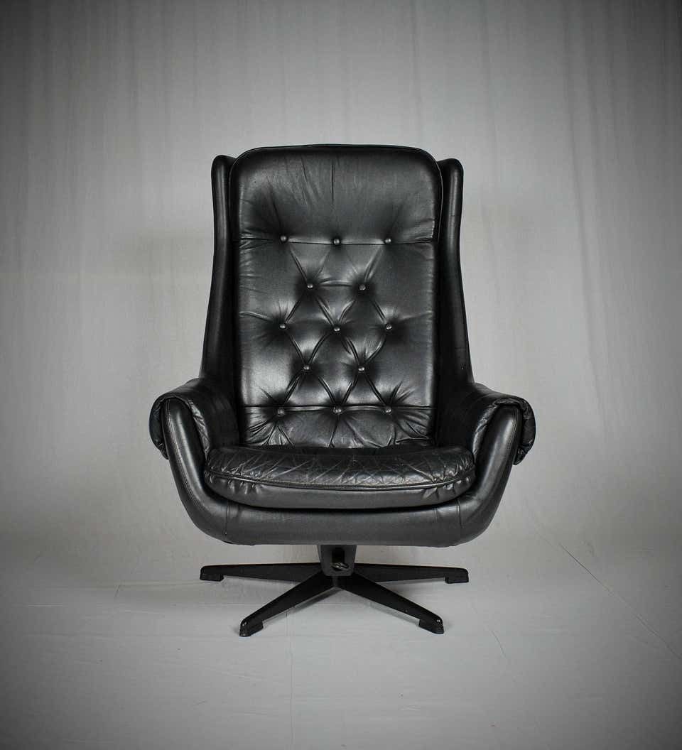 Design Scandinavian Leather Armchair / Lounge Chair By Peem, 1970´S. photo 727.0