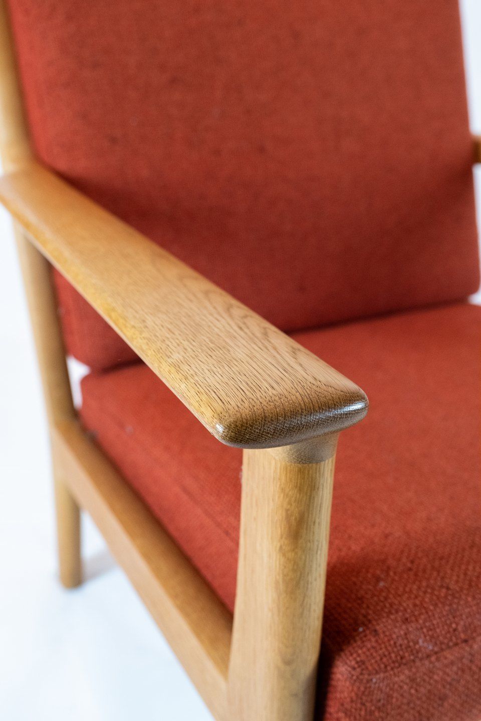 Armchair In Oak And Red Wool Fabric By Hans J. Wegner And Getama From The 1960s. photo for sale