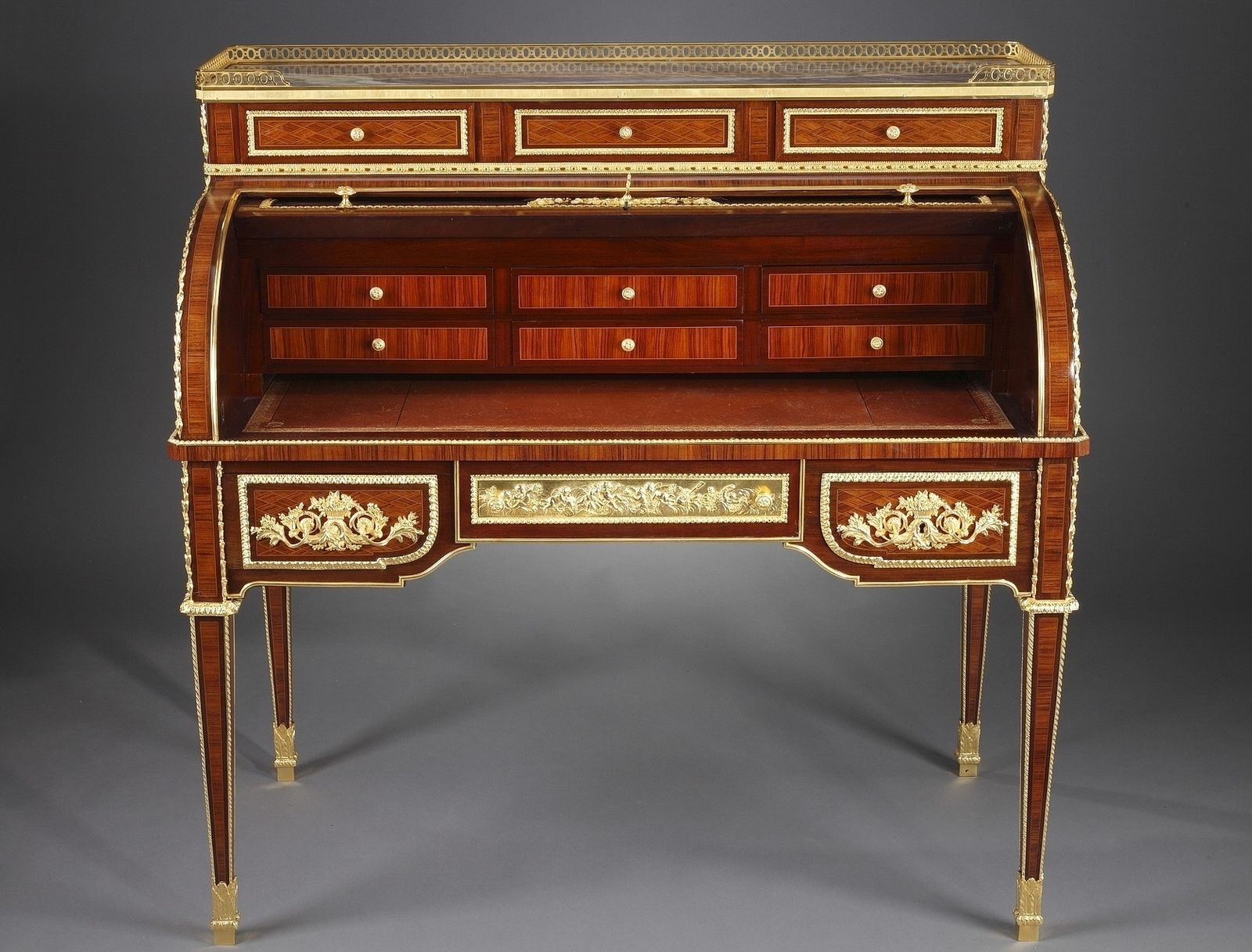 Rolltop-bureau naar Jean Henri Riesener, toegeschreven aan Maison Beurdeley photo furniture