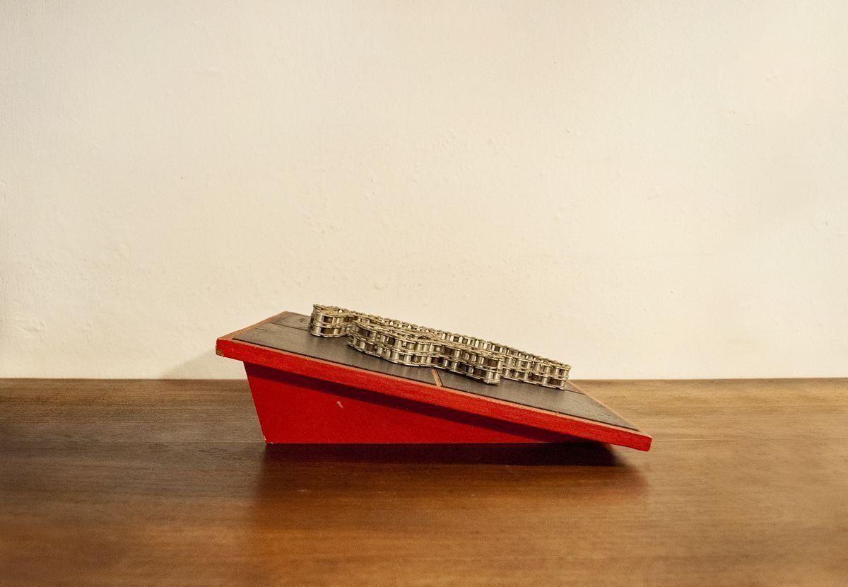 Gemagnetiseerde Kettingsculptuur Van Paolo Tilche, Jaren 1970 photo for sale