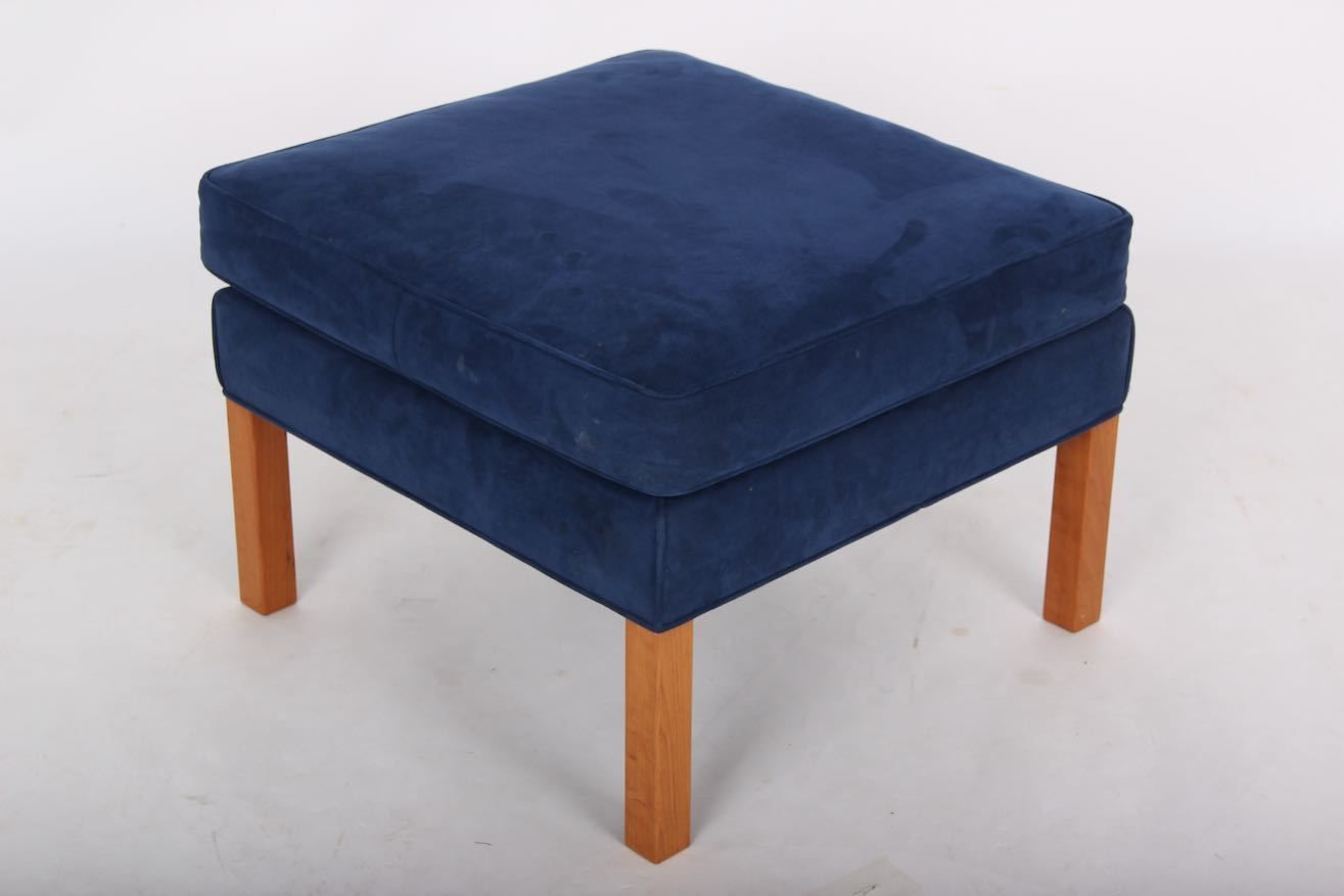 Borge Mogensen 1 Easychair And 1 Footstool. Modell 2330 & 2331. 2005 Produktion. (Set) photo buy