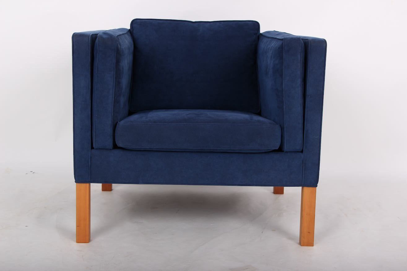 Meubels Børge Mogensen 1 Fauteuil en 1 Voetenbank. Model 2330 & 2331. Productie 2005. (Set) photo
