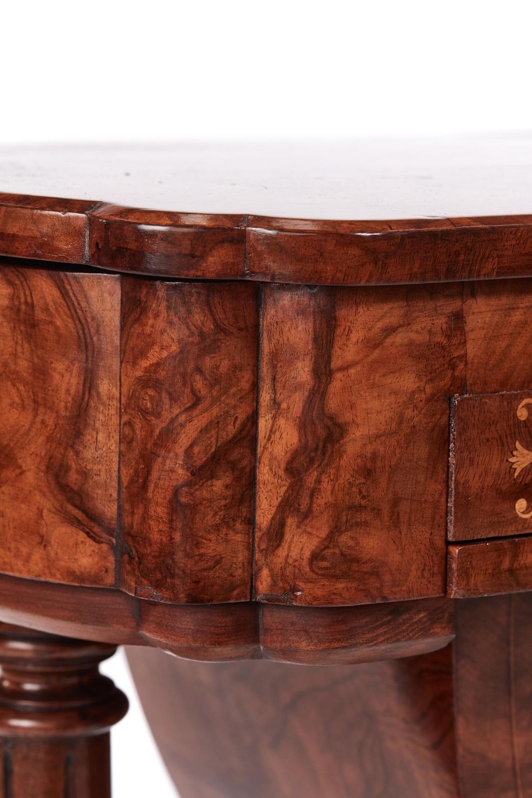 photo vinterior Antique Early Victorian 19th Century Inlaid Burr Walnut Writing Or Sewing Table
