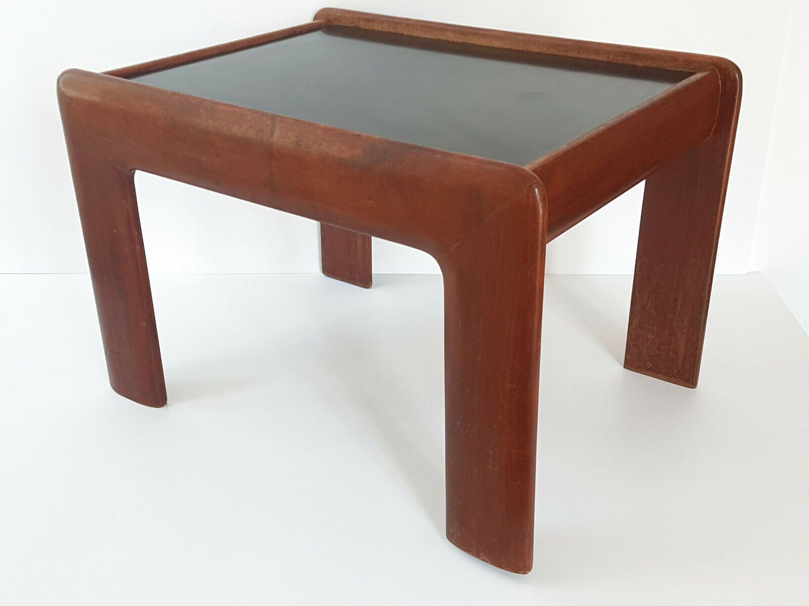 Scandinavische Salontafel Uit De Jaren 1960, Massief Teak Met Vintage Zwart Formica Blad photo furniture
