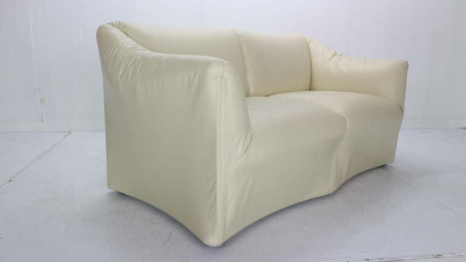 Mario Bellini "Tentazione" Leather Sofa Or Loveseat For Cassina, 1970s photo 1950.0