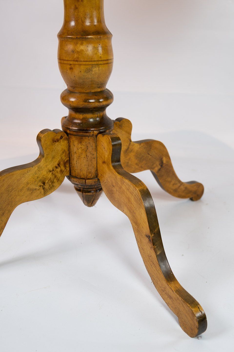 Antique Side Table Of Hand Polished Birch Wood From The 1820s. photo vinterior