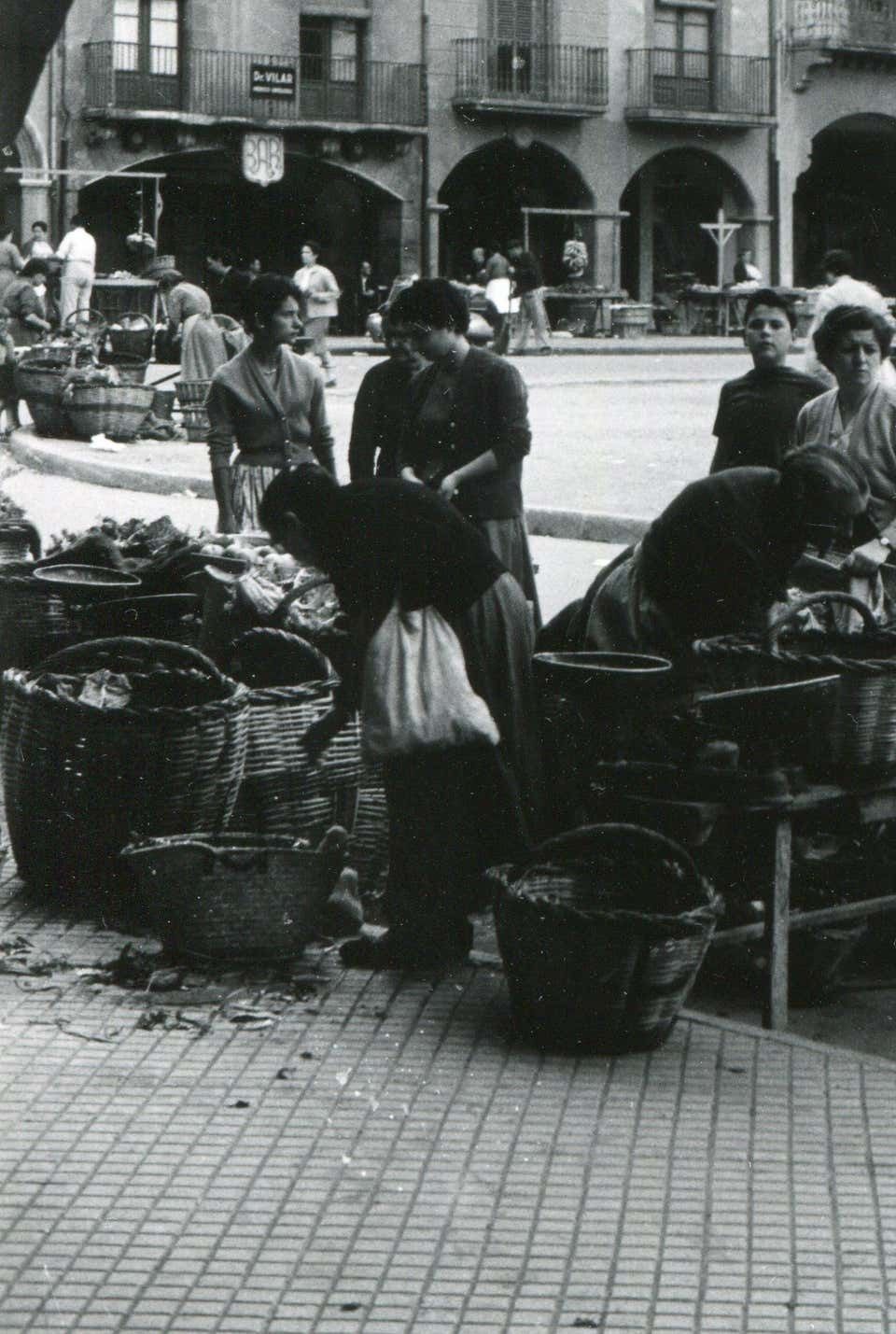 Erich Andres Vic, Spain, Marketplace 1955 photo furniture
