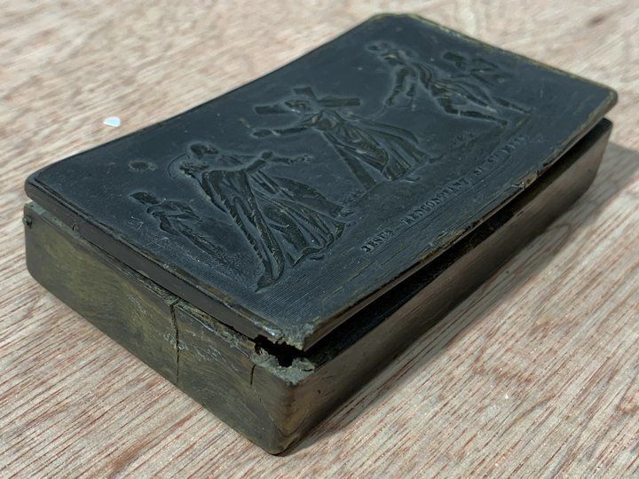 photo for sale Antique French Horn Snuff Box