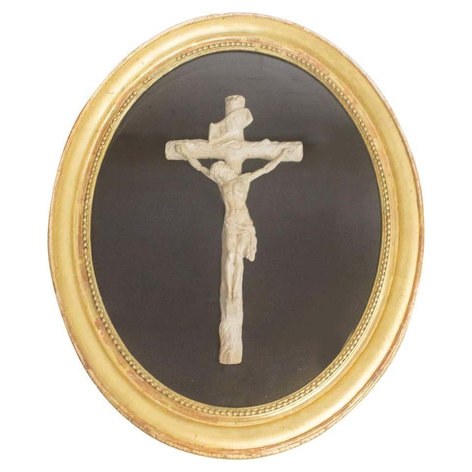 Vitrine crucifix française et cadre ovale, fin du XIXe siècle photo furniture