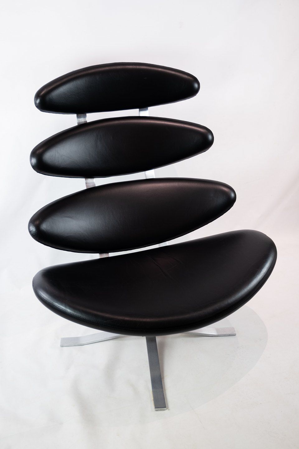 Corona Easy Chair, Model Ej 5, Designed By Poul M. Volther In 1964 And Manufactured At Erik Jørgensen. photo for sale