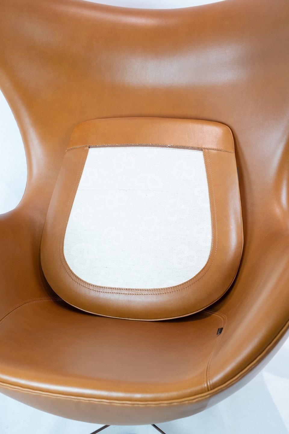 The Egg, Model 3316 Designed By Arne Jacobsen In 1958 And Manufactured By Fritz Hansen. photo for sale