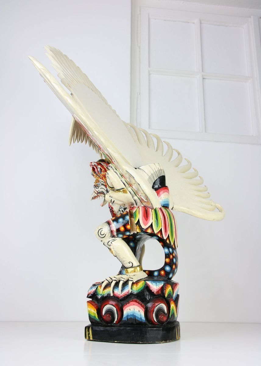 photo vinterior Vintage Hand Carved Colourful Balinese Sculpture