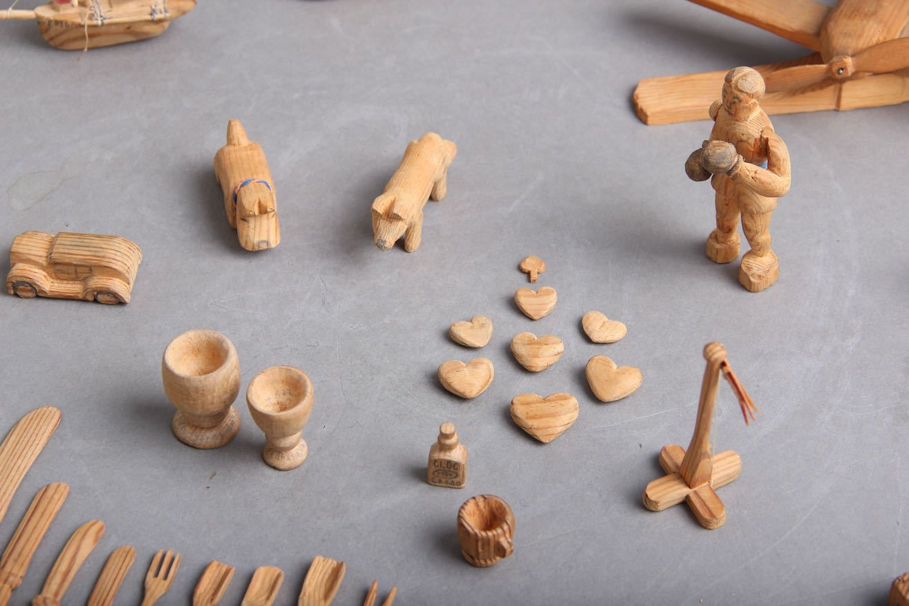 Wooden Figures Handcrafted By Victor Mehl (1911 1944) Produced By Danish Prisoners Of War During World War II. photo buy