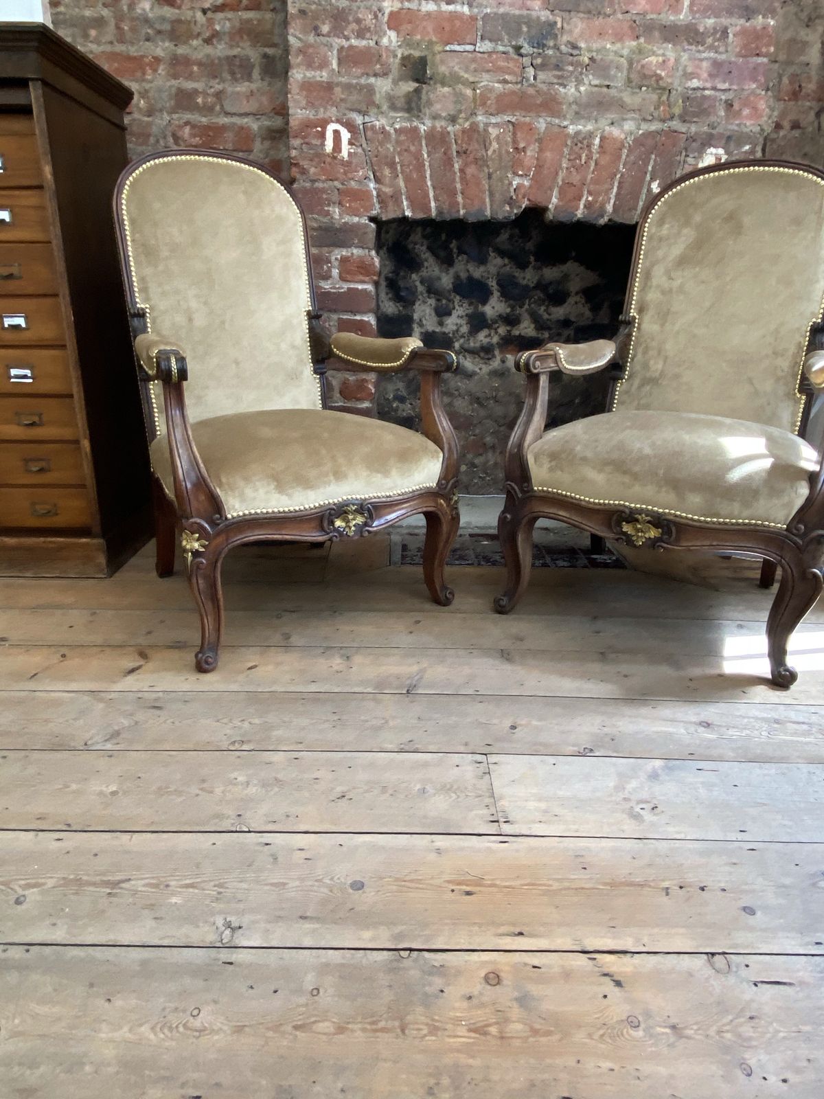 photo vinterior Exceptional Pair Of French Empire Walnut Chairs Arm Chairs With Gilt Ormolu Mounts