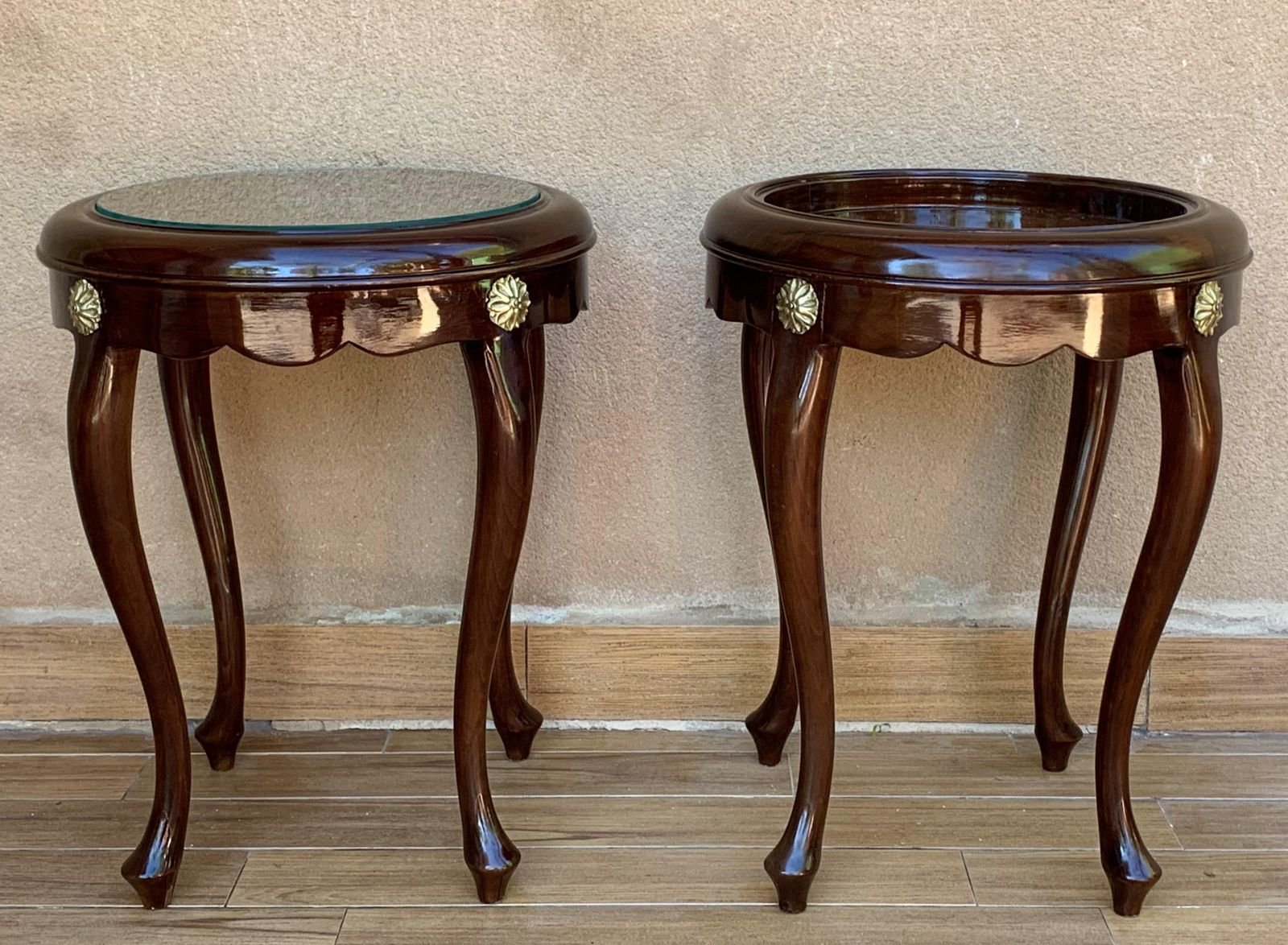 Paire ou table individuelle, tables basses ou d'appoint françaises en acajou et loupe photo 3002.0