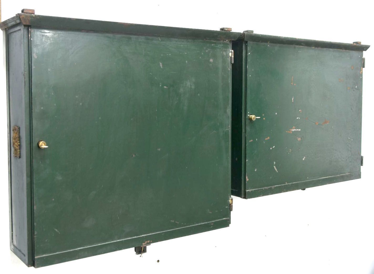 Outdoor Showcase In Metal 1900