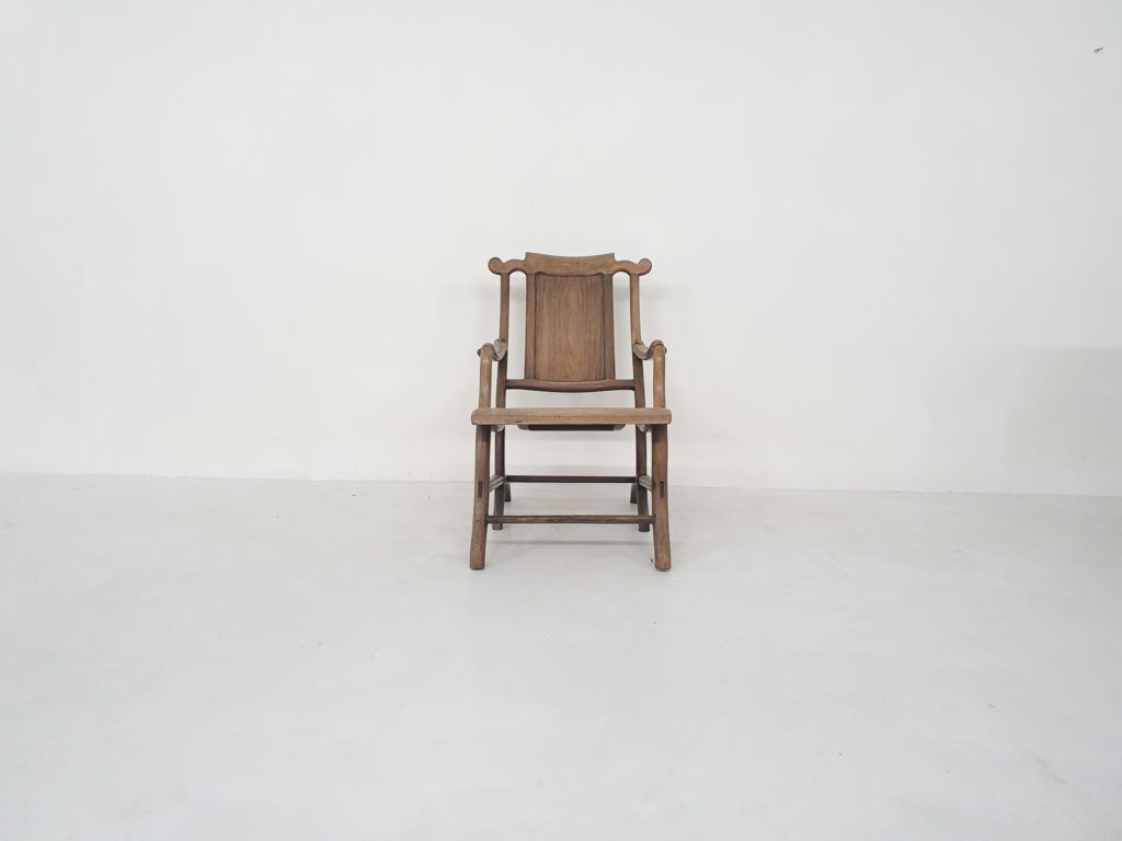 19e Eeuwse Chinese 'Moon Gazer' Loungestoel In Massief Hout photo Meubels