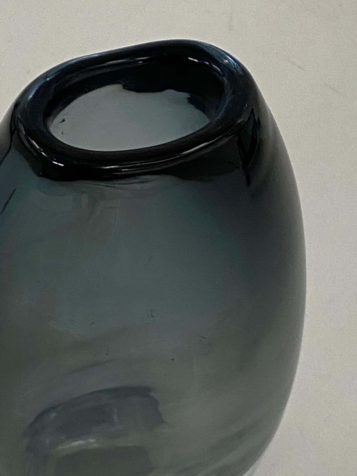 Sommerso Glass Vase, From Scandinavie 1960, Signed photo Home Decor
