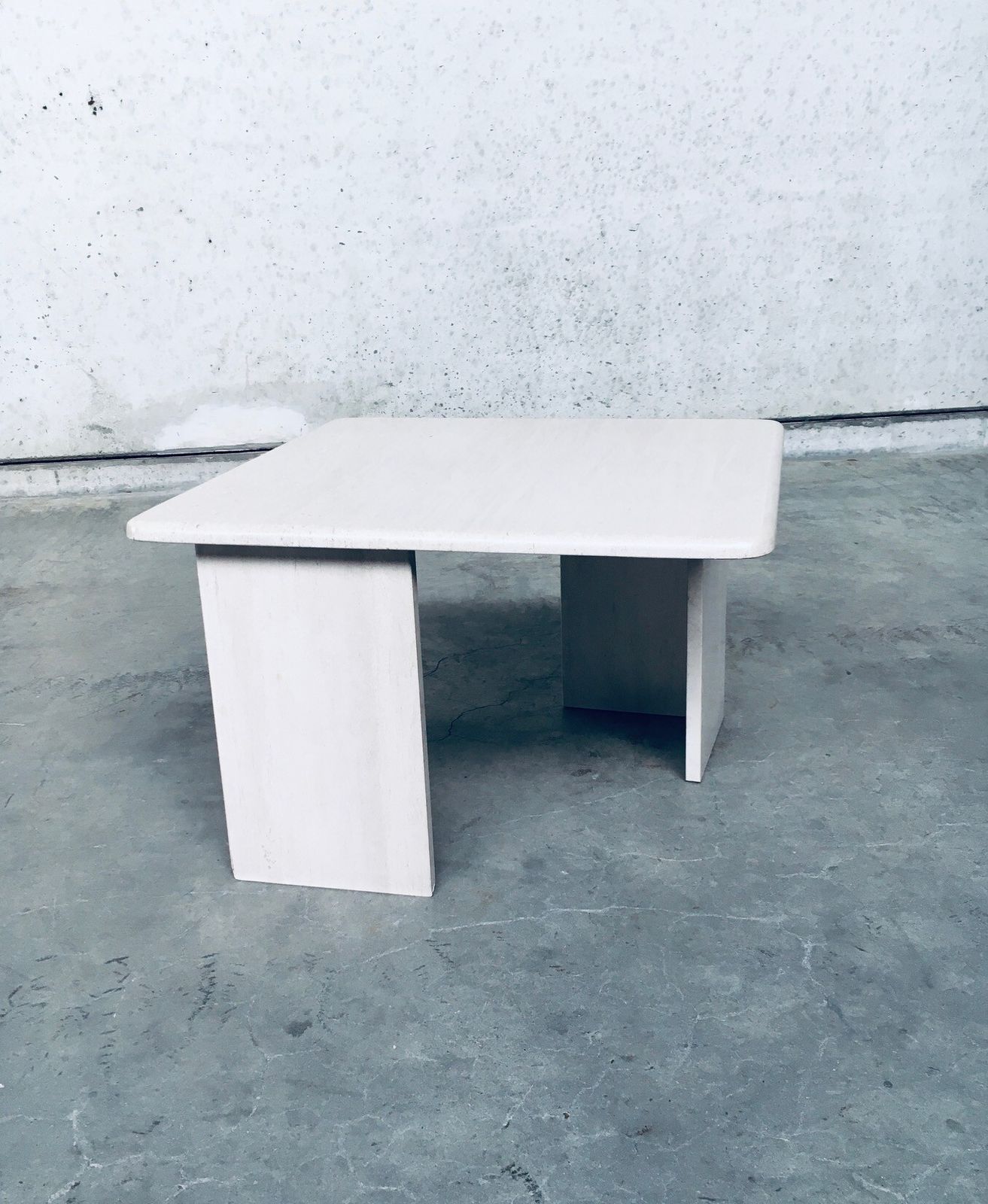 613.8 Postmodern Design Granieten Vierkante Bijzettafel Italië Jaren 1970 photo