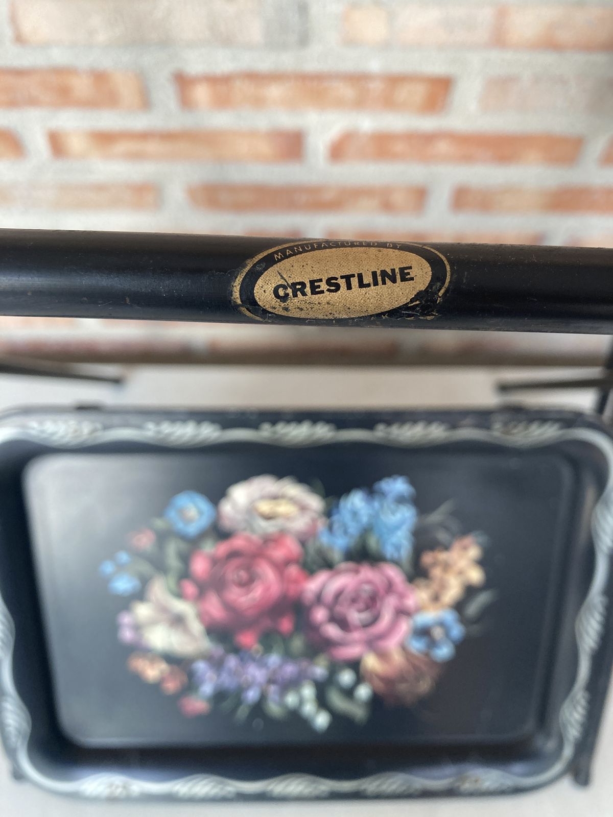 Meubels Mid-Century zwart metalen serveerblad op inklapbare standaard van Crest Line photo