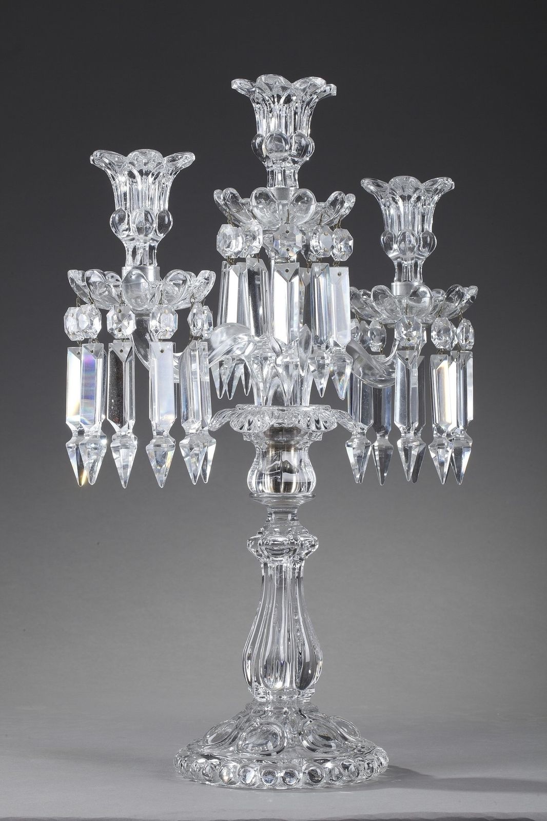 Paar kristallen kandelaars van Baccarat photo 3857.0