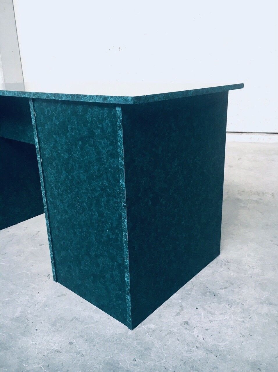 photo vinterior Memphis Style Small Computer Desk By Gautier, France 1985