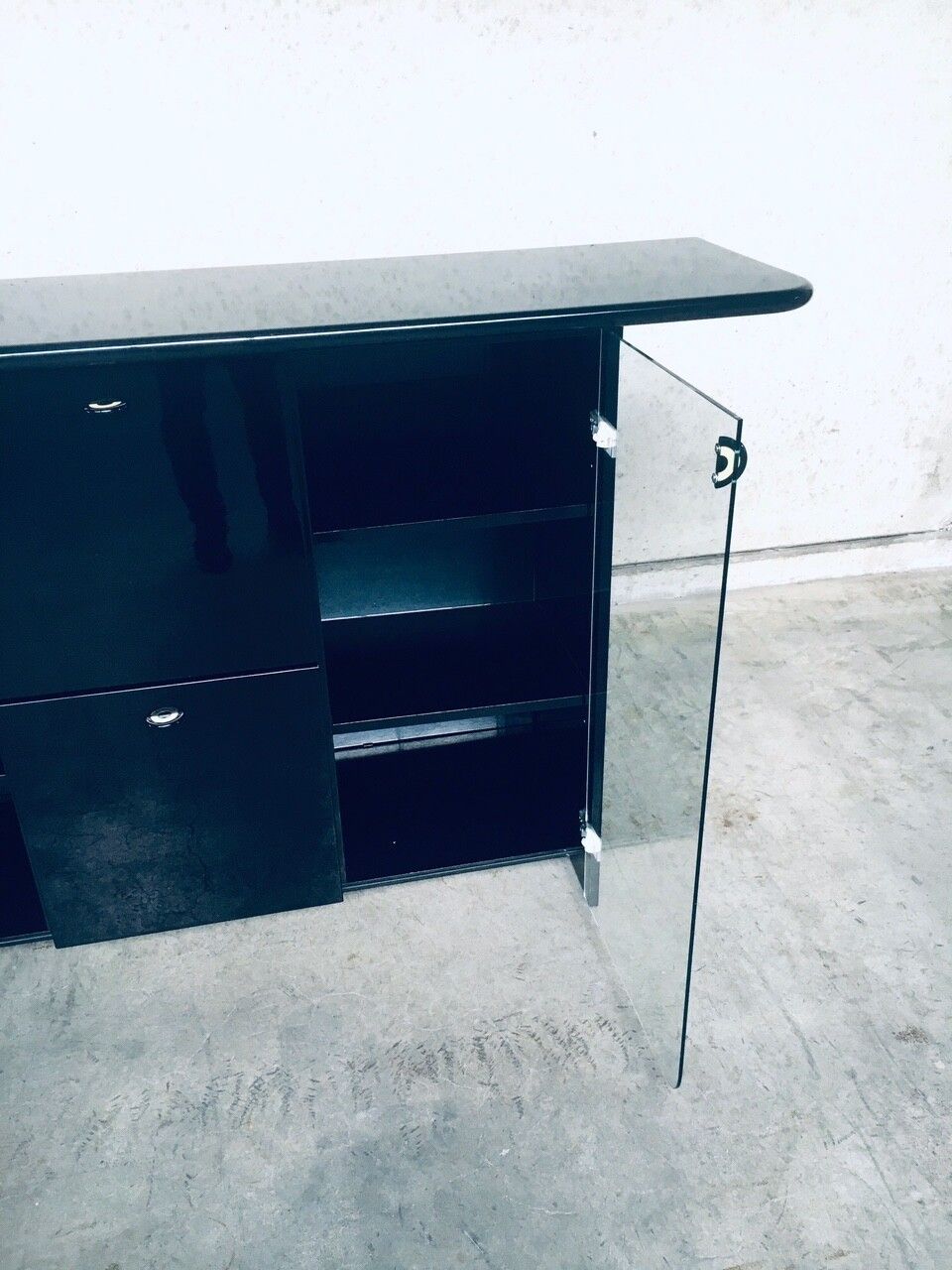 3844.0 Postmodern Design Highboard Barkast Van Luigi Saccardo Voor Gasparello, Italië, Jaren 1980 photo