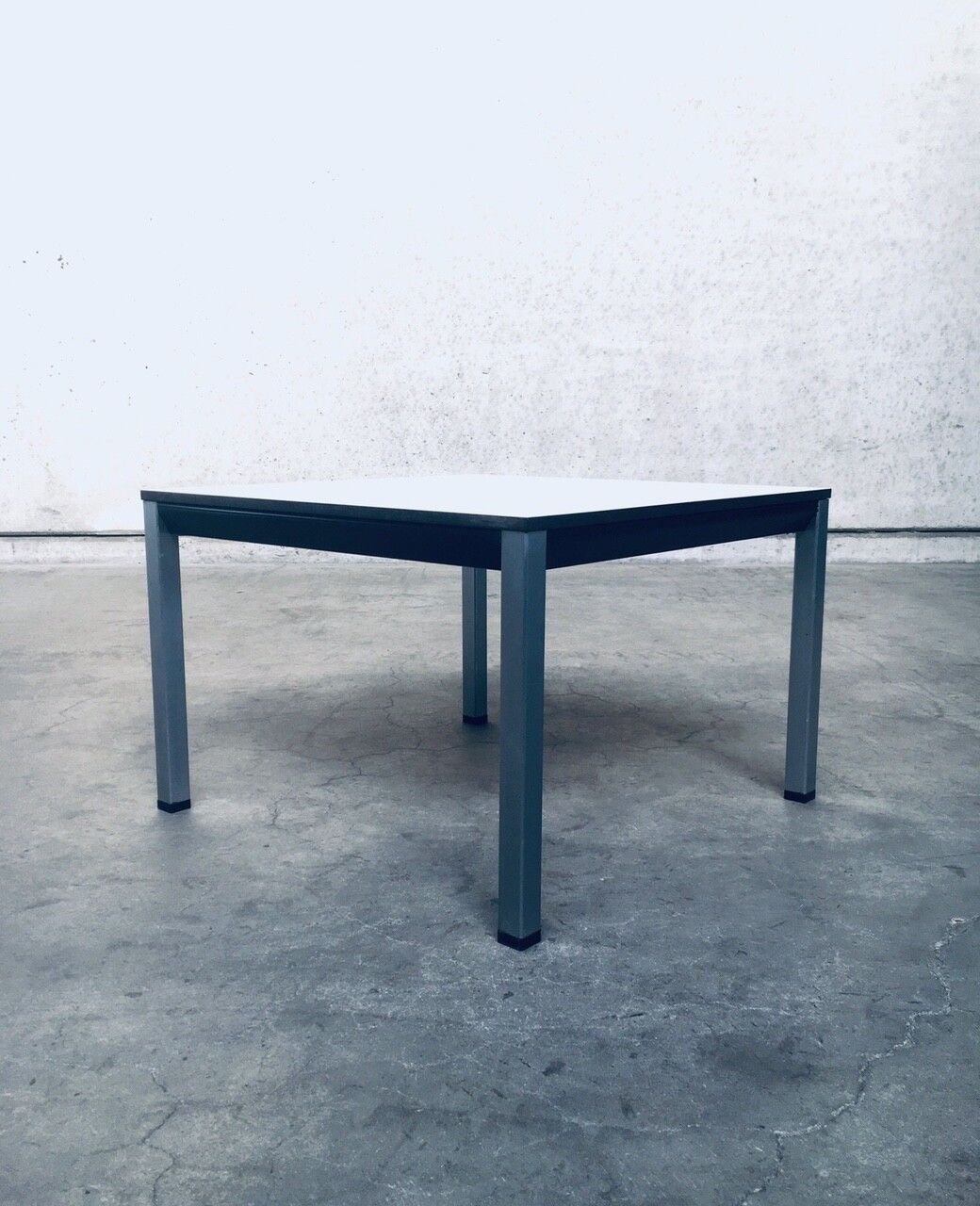 Mcm Square Facet Salontafel Door Friso Kramer Voor Ahrend De Cirkel, Jaren 1970, Nederland photo 452.6