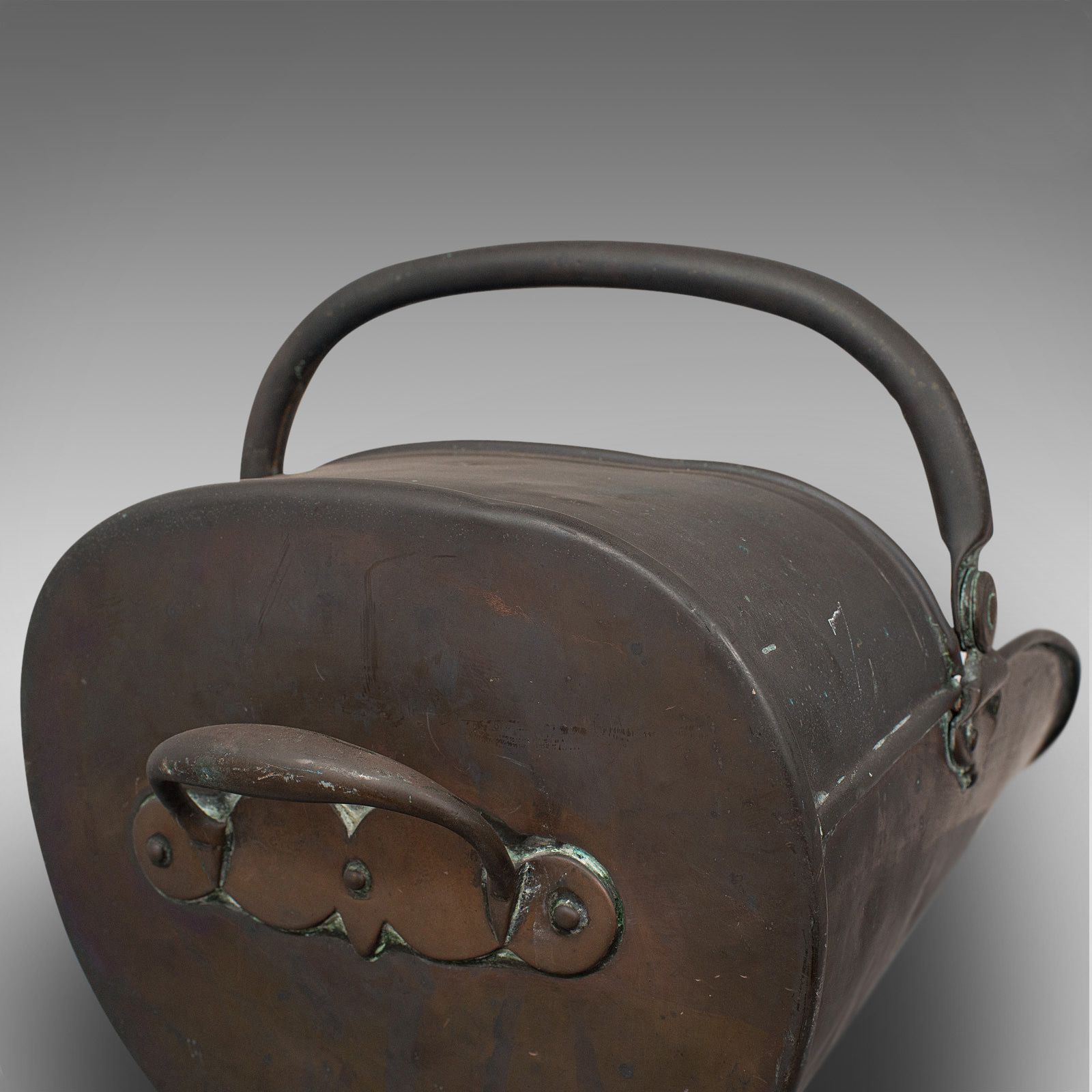 photo furniture Antique Helmet Scuttle, English, Copper, Fireside, Coal, Bucket, Victorian, 1870