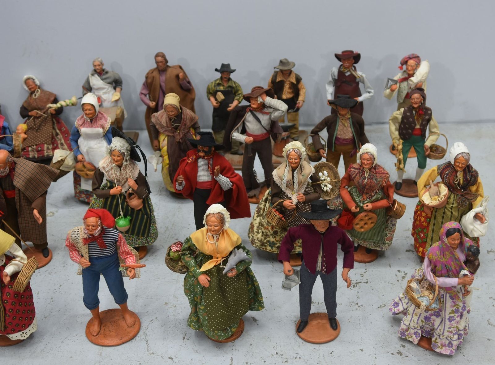 Lot Of Santons By Simone Jouglas With Furniture And Accessories photo vinterior