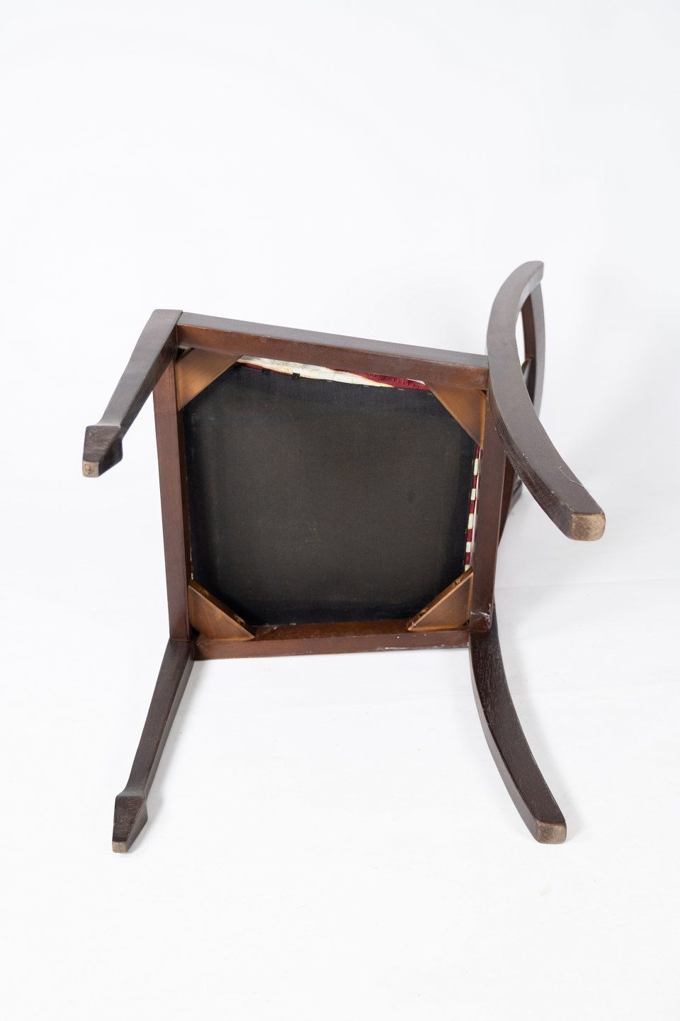 photo furniture A Set Of 2 Mahogany Dining Chairs And Upholstered With Striped Fabric From The 1960s.