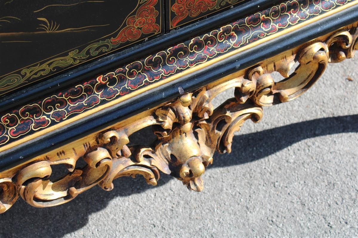 Midcentury Italian Orientalist Wood Bar Cabinet In Gold And Black Lacquer, 1950 photo for sale