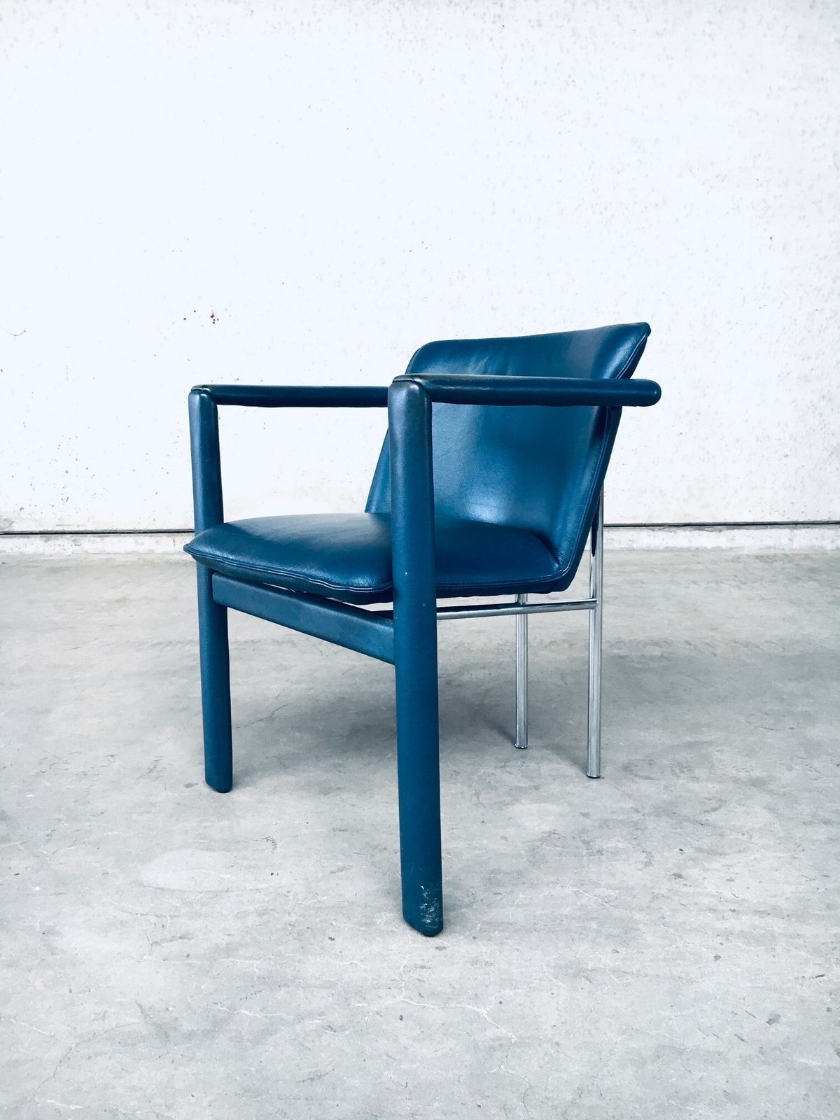 Meubels Cachucha Lederen Eetkamerstoelen, Ontwerp Hugo De Ruiter Voor Leolux, Jaren 1990 photo