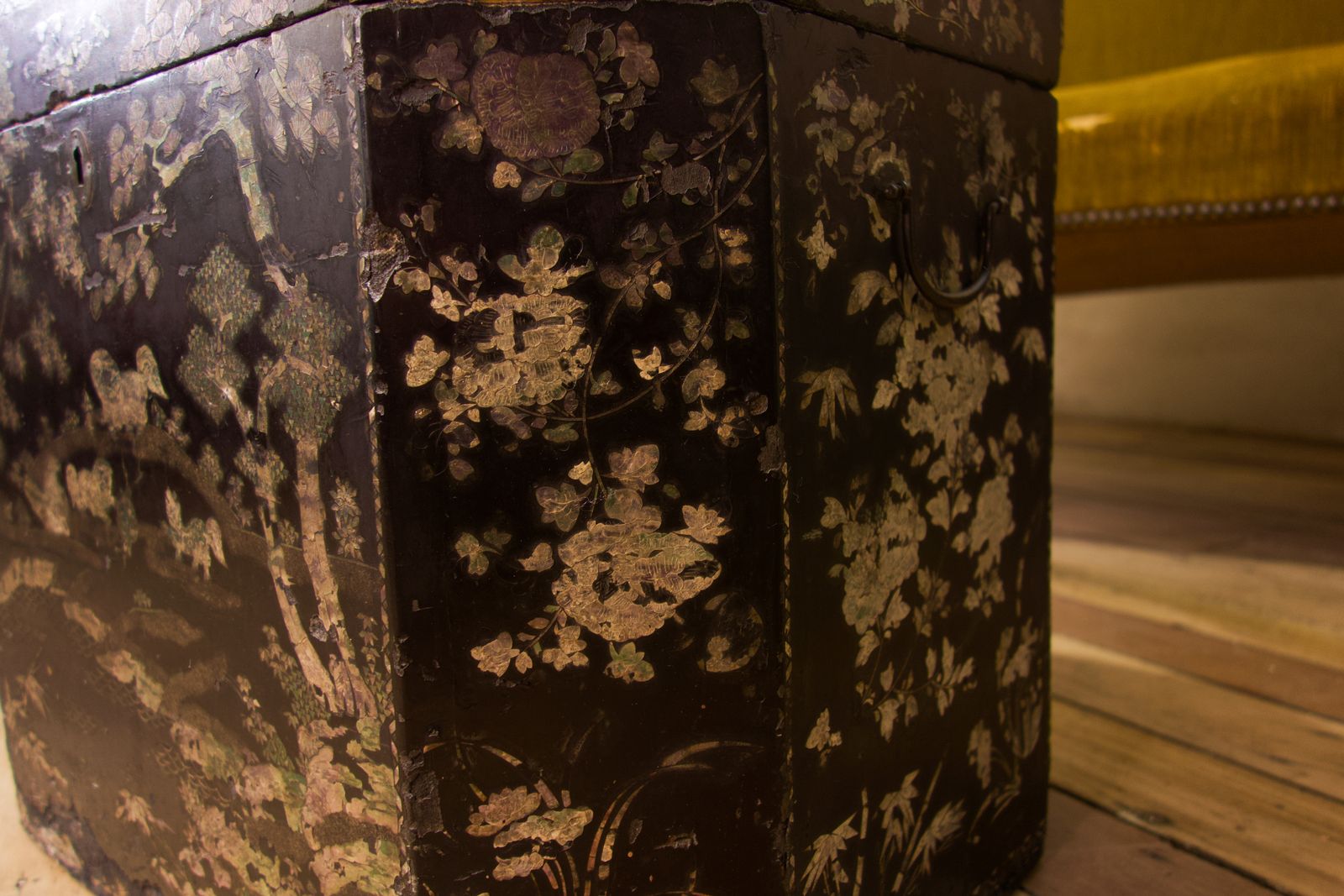 18th Century Chinese Export Mother Of Pearl Tea Chest photo for sale
