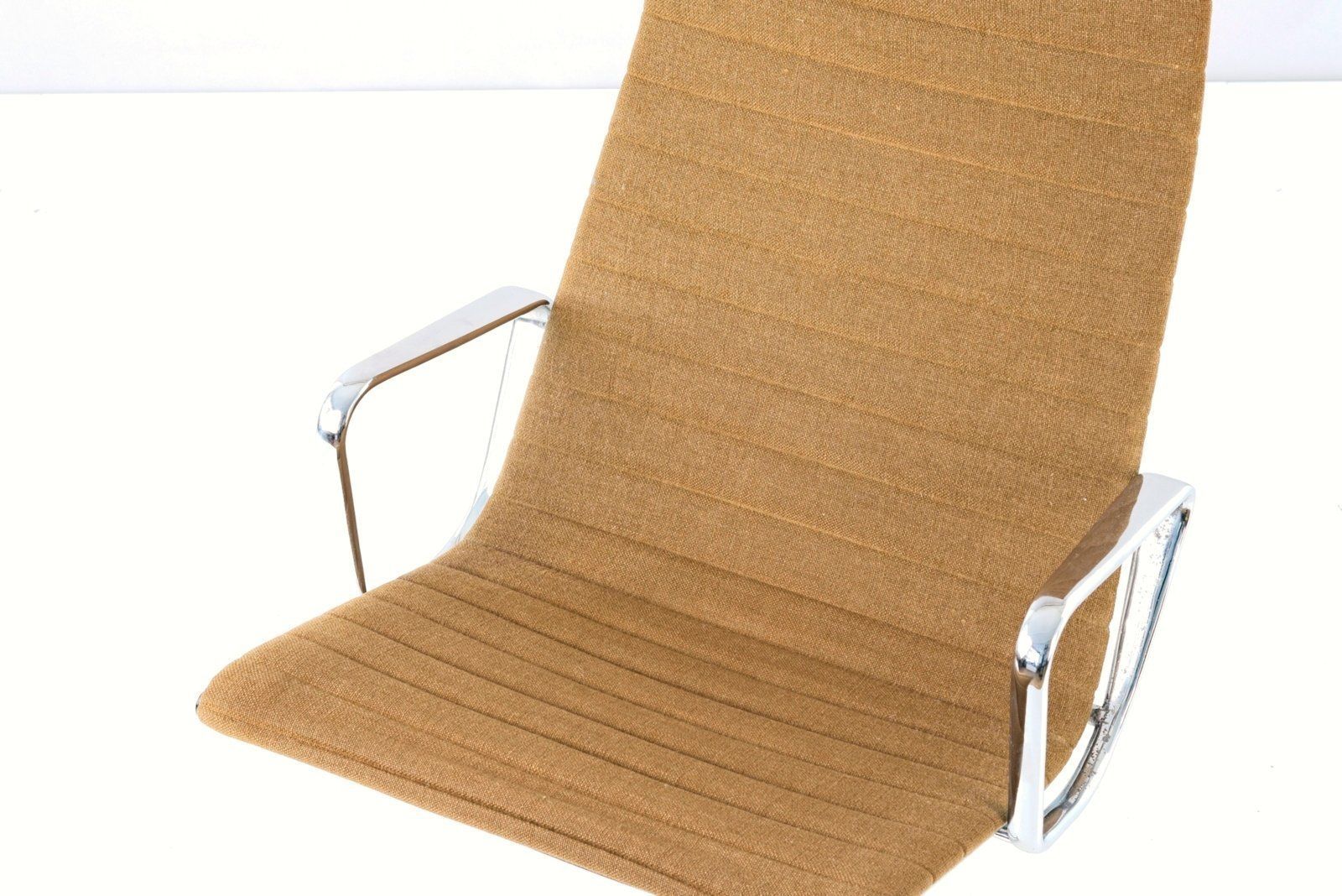 Model 682 Swivel Armchair By Charles & Ray Eames For Herman Miller, 1958 photo 2274.0
