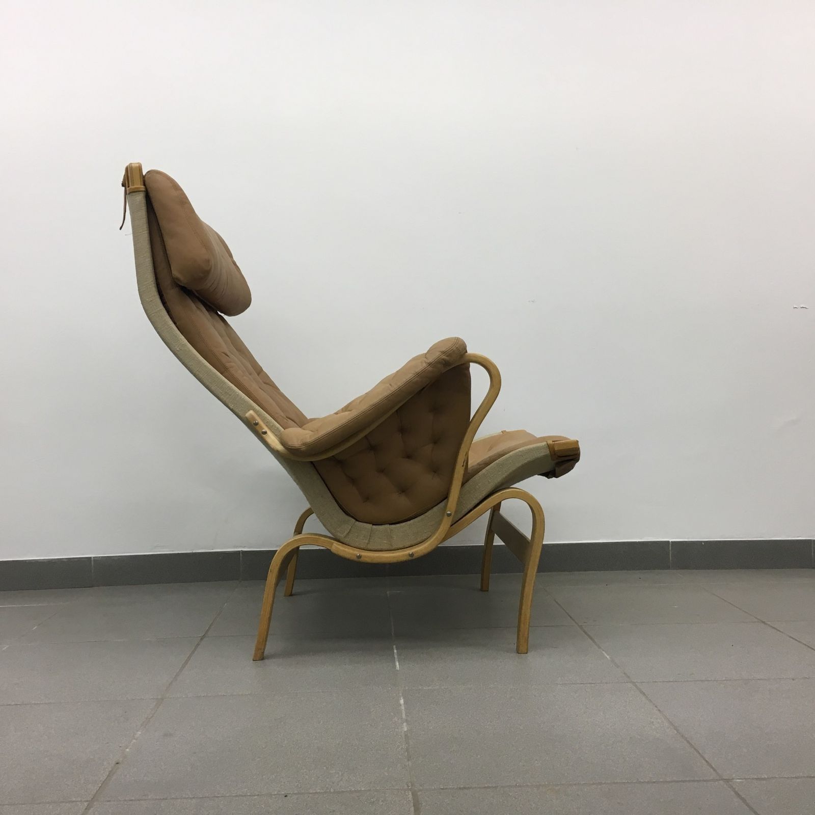 photo furniture Bruno Mathsson Pernilla By Dux Easy Chair Fauteuil