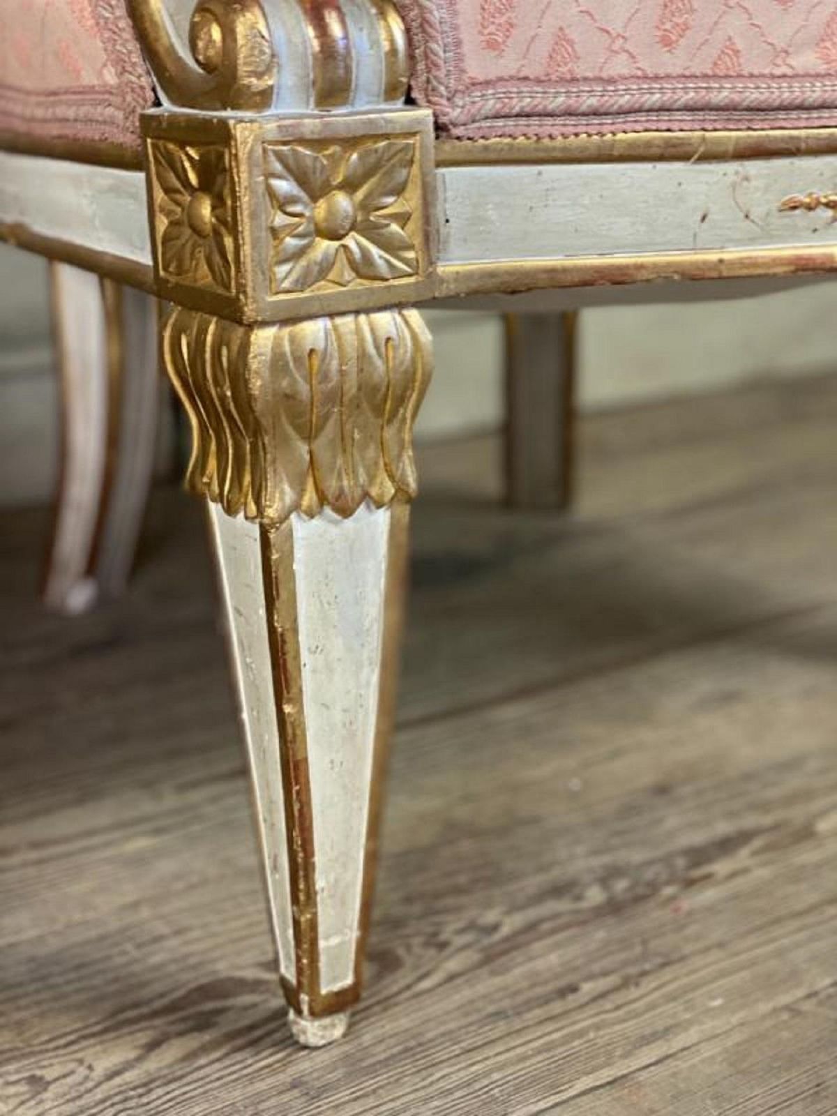 4465.0 Pair Of Italian Armchairs In Sculpted Giltwood photo