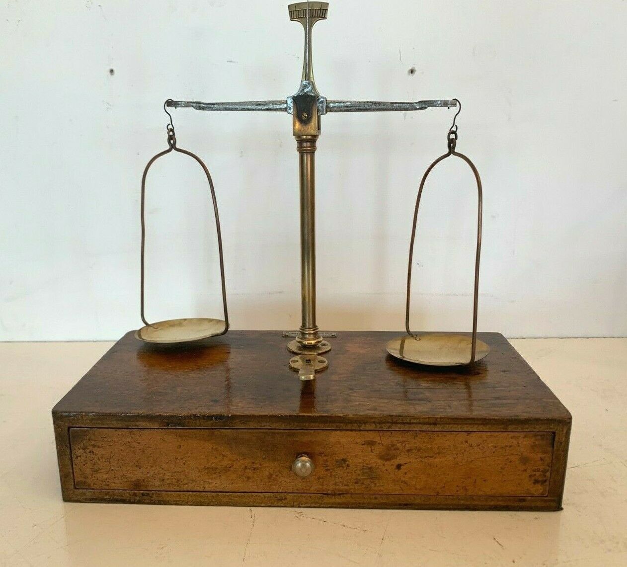 Trebuchet Scale And Its Weights 20th Century Jeweler's Scale