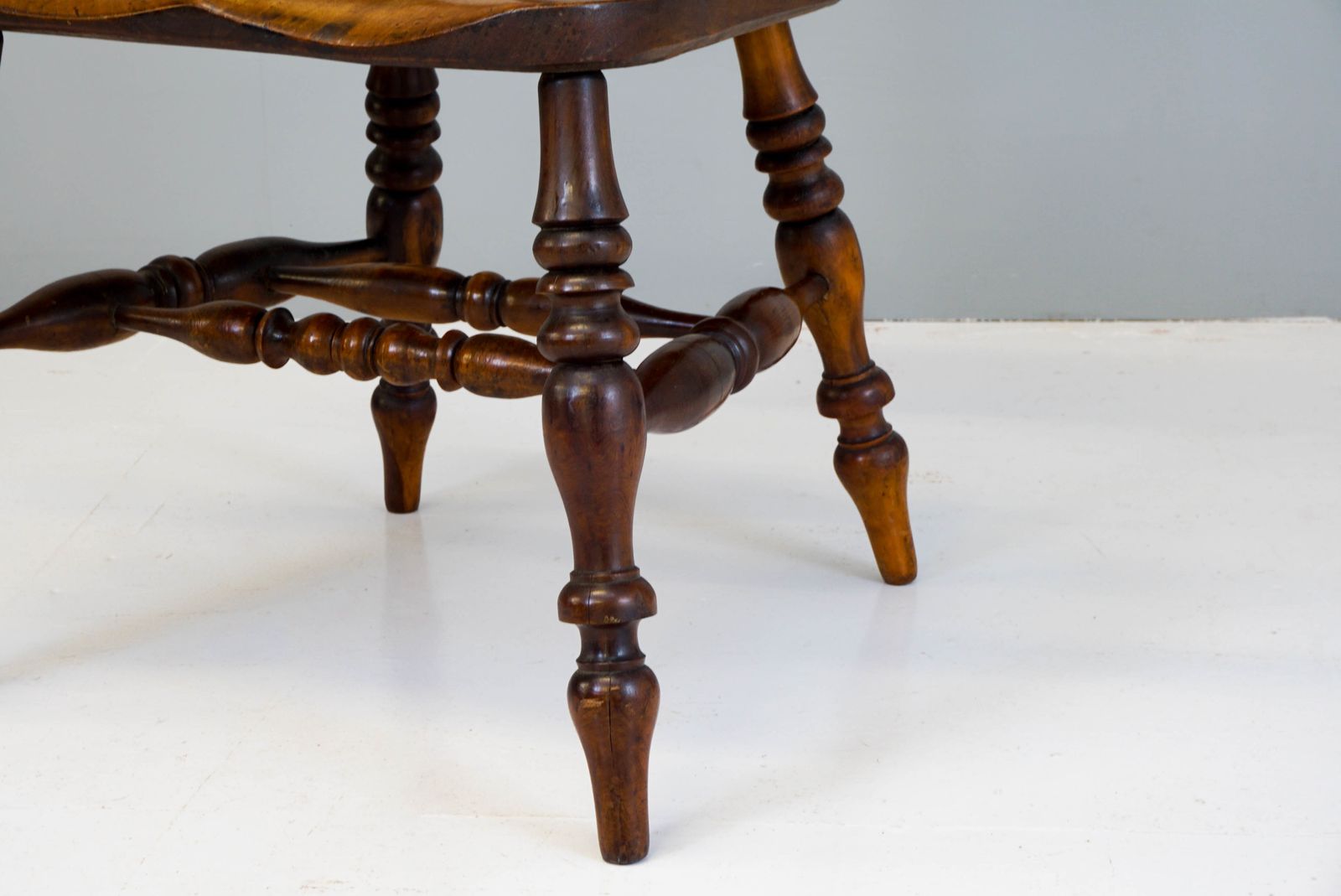 Captain's Chair / Smokers Bow photo furniture