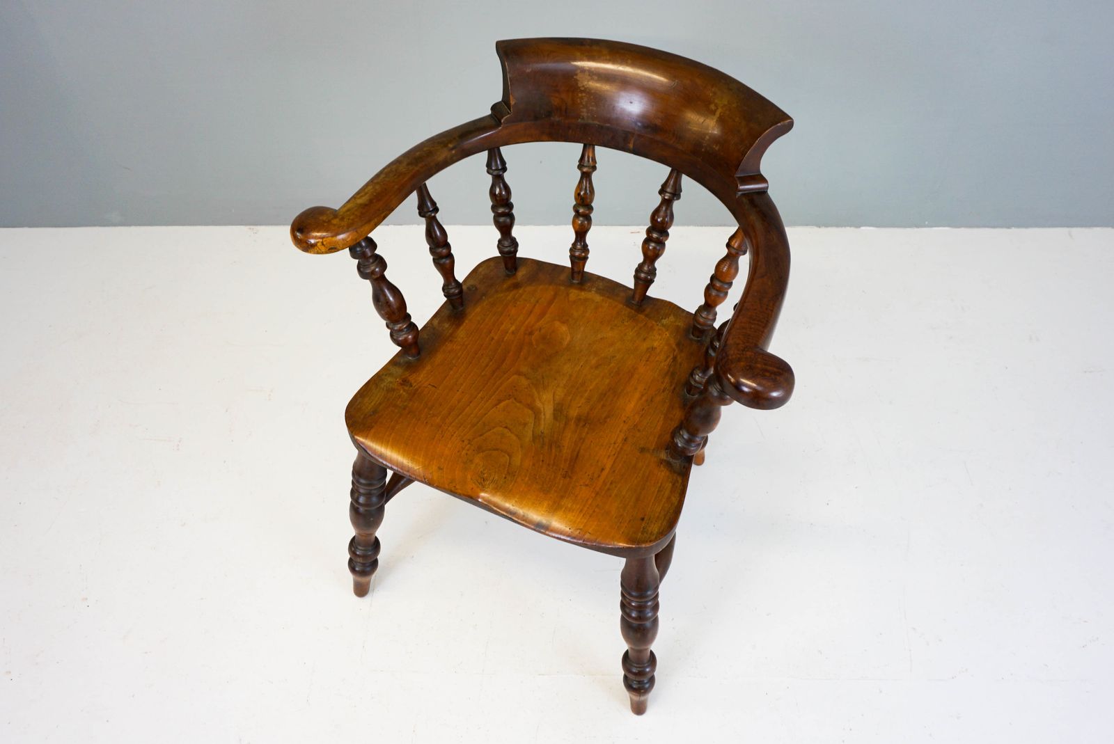 Captain's Chair / Smokers Bow photo Furniture