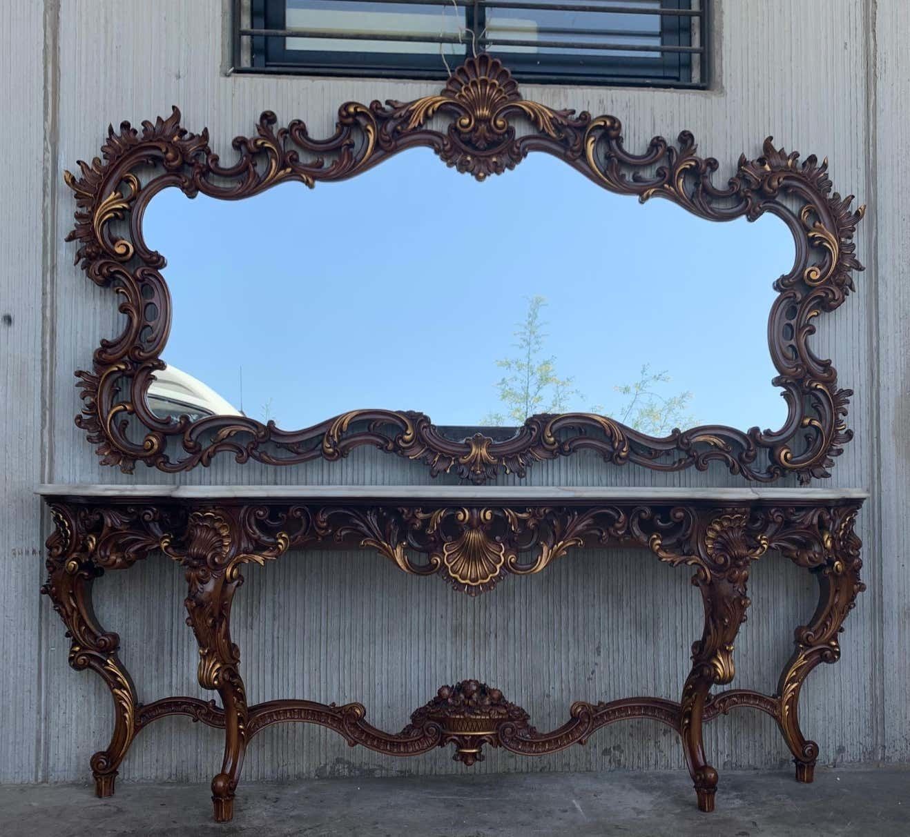 Console baroque espagnole du XXe siècle en noyer sculpté, ormolu et marbre photo vintage