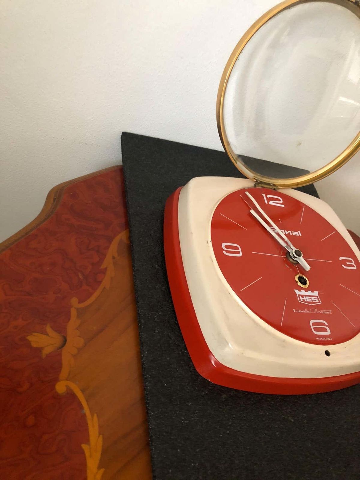 photo furniture Indian Hes Wall Clock In Heavy Metal Case