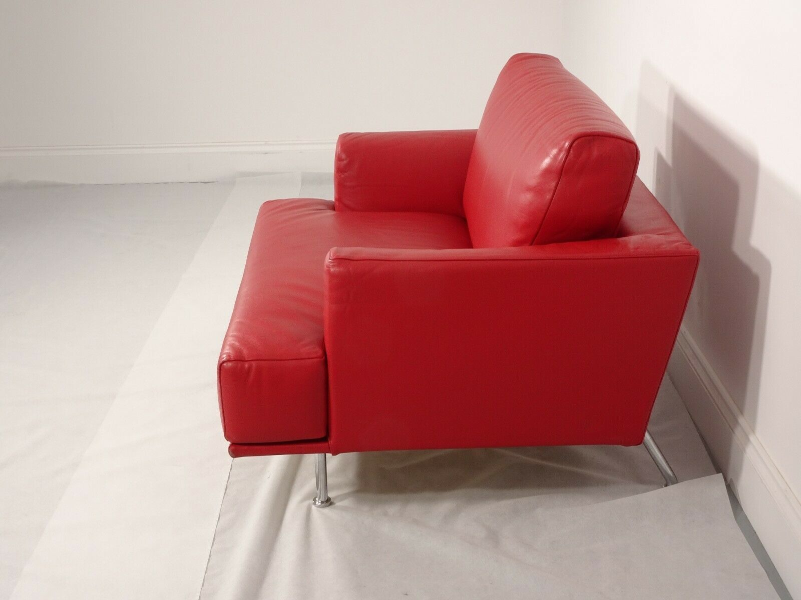photo furniture Stunning Pair Of Cassina Nest Love Chairs In Genuine Red Pelle Leather