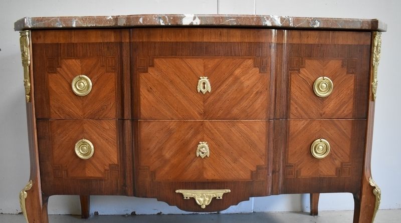 Sauteuse Commode, Louis XV / Louis XVI Transition   2nd Part Of The 19th Century photo vintage