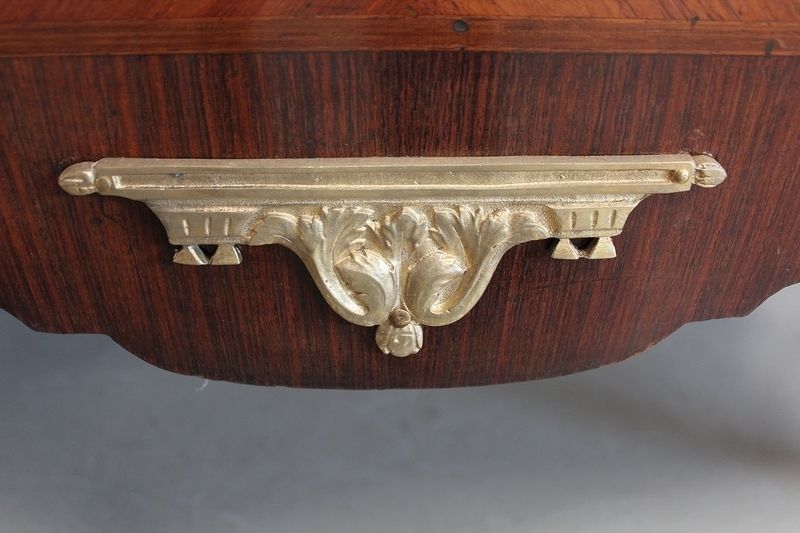 photo vintage Sauteuse Commode, Louis XV / Louis XVI Transition   2nd Part Of The 19th Century
