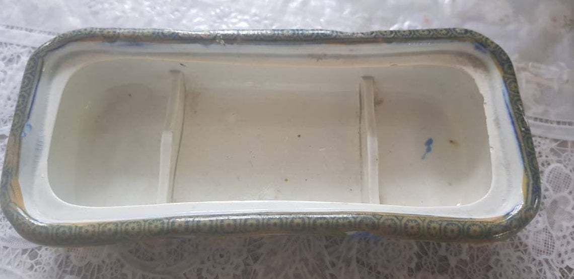 Antique Hand Painted Chinese Porcelain Box With A Segmented Interior photo 120.0