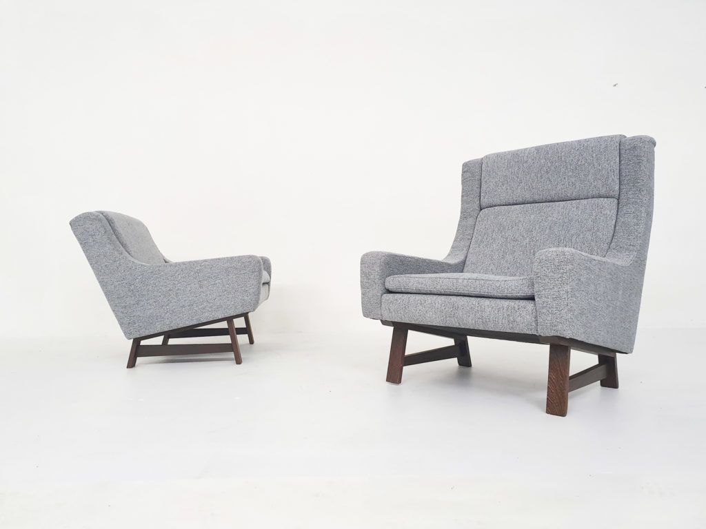 Set Van Twee Dutch Design Loungestoelen Met Wengepoten
