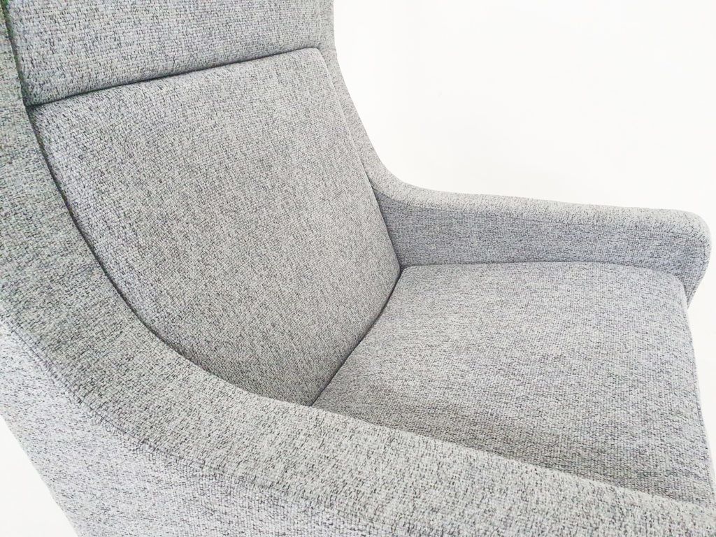photo buy Set Van Twee Dutch Design Loungestoelen Met Wengepoten